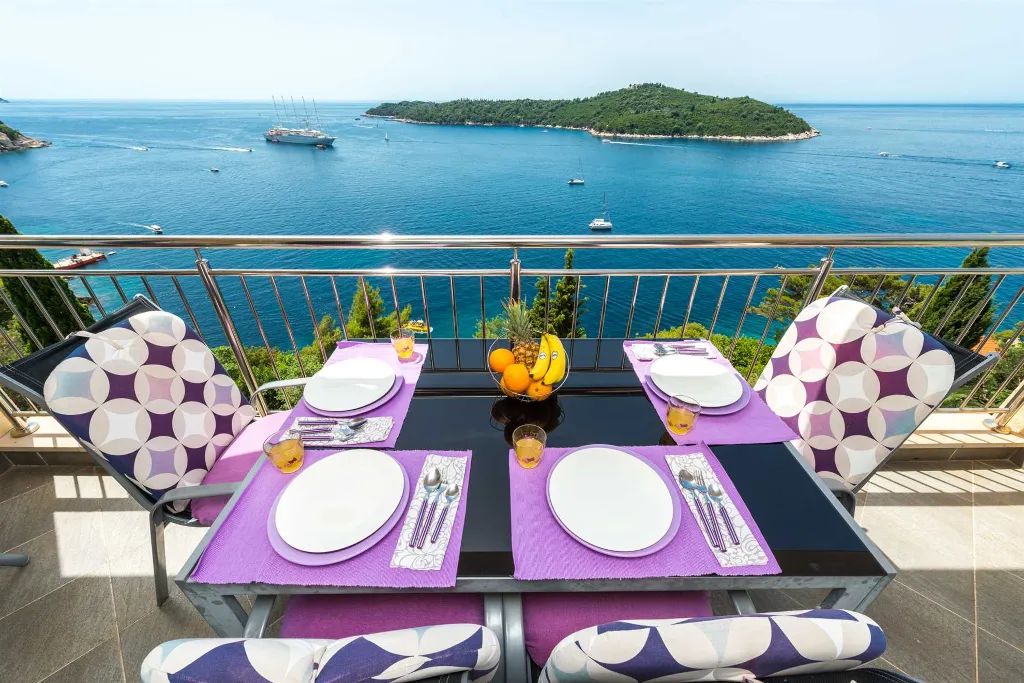 Dubrovnik Apartment with Balcony Sea View