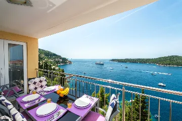 Dubrovnik Apartment with Balcony Sea View