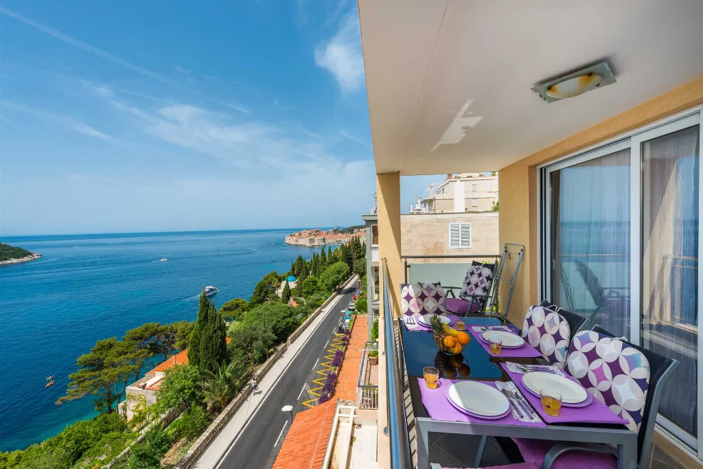 Dubrovnik Apartment with Balcony Sea View