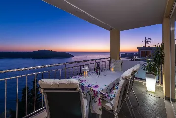 Dubrovnik 3-Bedroom Apartment with Sea View