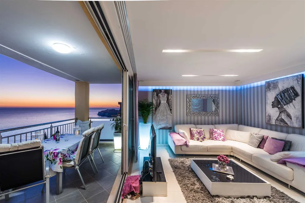 Dubrovnik 3-Bedroom Apartment with Sea View