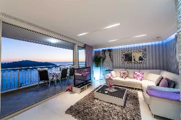 Dubrovnik 3-Bedroom Apartment with Sea View