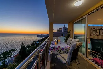 Dubrovnik 3-Bedroom Apartment with Sea View