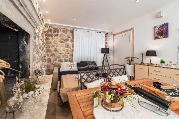 Dubrovnik 3-Bedroom Apartment with Sea View