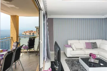 Dubrovnik 3-Bedroom Apartment with Sea View