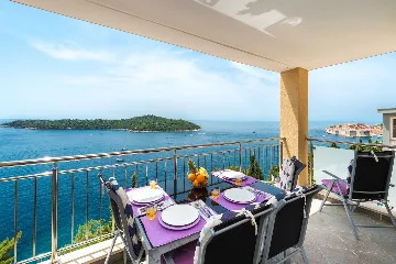 Dubrovnik 3-Bedroom Apartment with Sea View