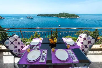 Dubrovnik 3-Bedroom Apartment with Sea View