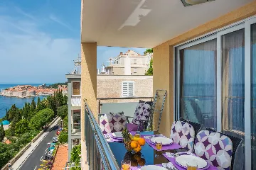 Dubrovnik 3-Bedroom Apartment with Sea View