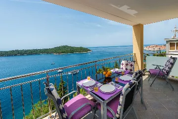 Dubrovnik 3-Bedroom Apartment with Sea View