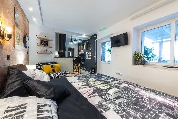 Studio Apartment with Terrace View in Dubrovnik