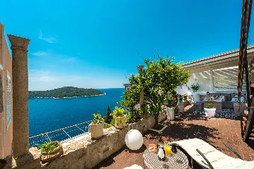 Studio Apartment with Terrace View in Dubrovnik