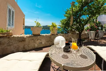 Studio Apartment with Terrace View in Dubrovnik
