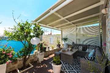 Studio Apartment with Terrace View in Dubrovnik