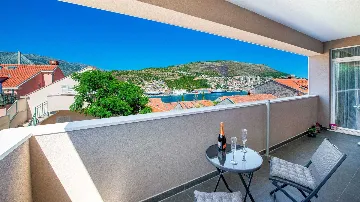 Sea View Apartment for 2 Guests in Dubrovnik