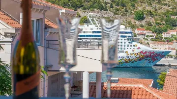 Sea View Apartment for 2 Guests in Dubrovnik