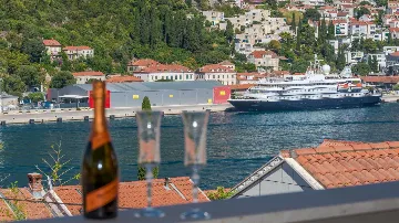 Sea View Apartment for 2 Guests in Dubrovnik