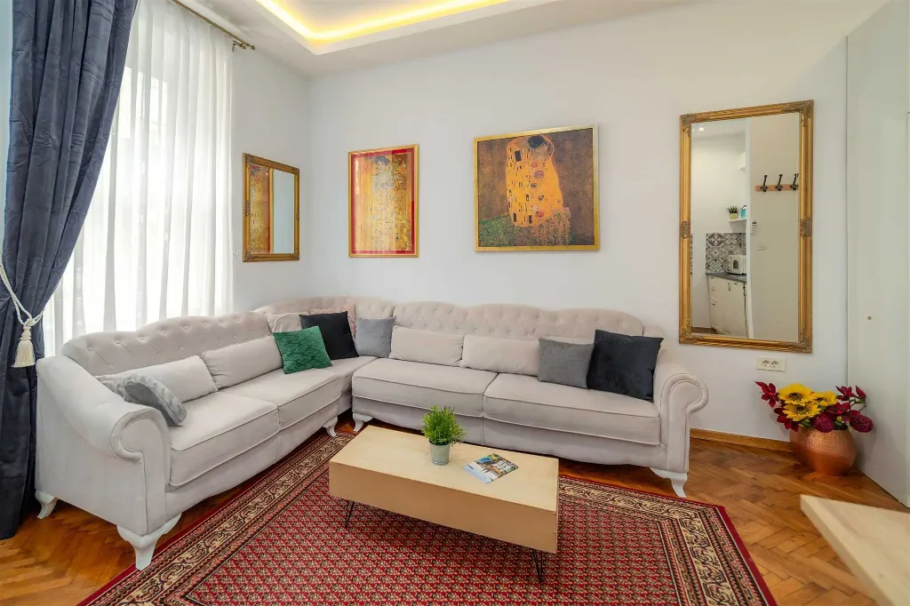 Studio Apartment with City Views in Zagreb