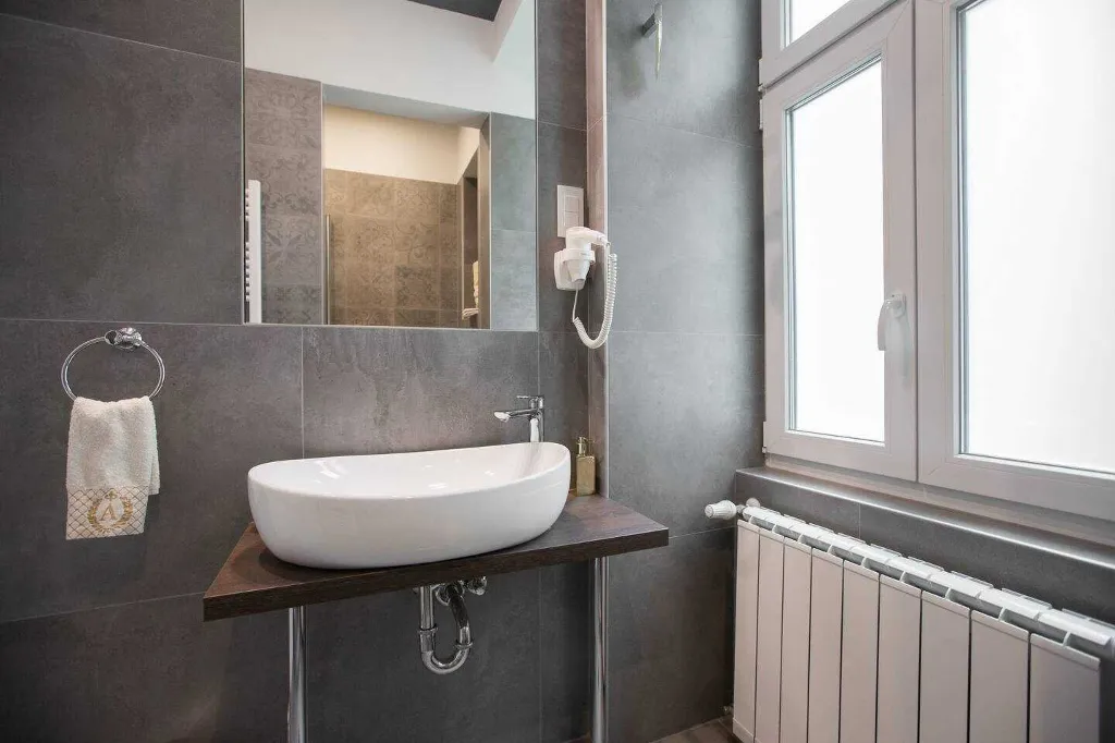 Studio Apartment with Private Entrance in Zagreb for 2