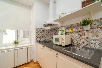 Studio Apartment with Private Entrance in Zagreb for 2