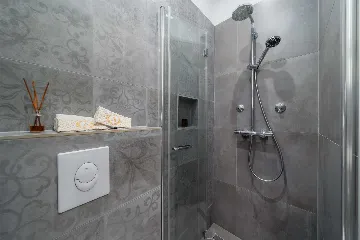 Studio Apartment with Private Entrance in Zagreb for 2