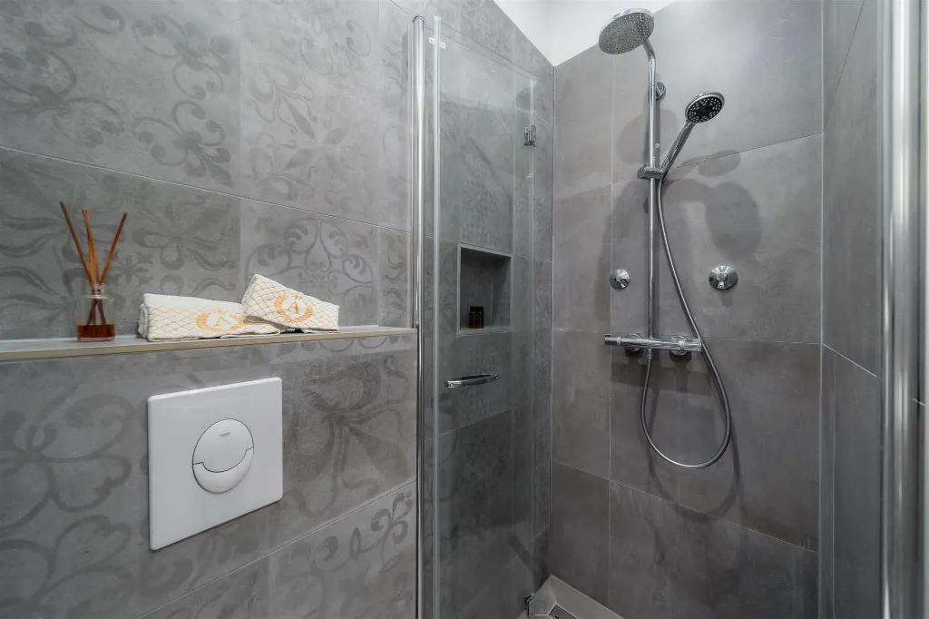 Studio Apartment with Private Entrance in Zagreb for 2