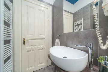 Studio Apartment with Private Entrance in Zagreb for 2