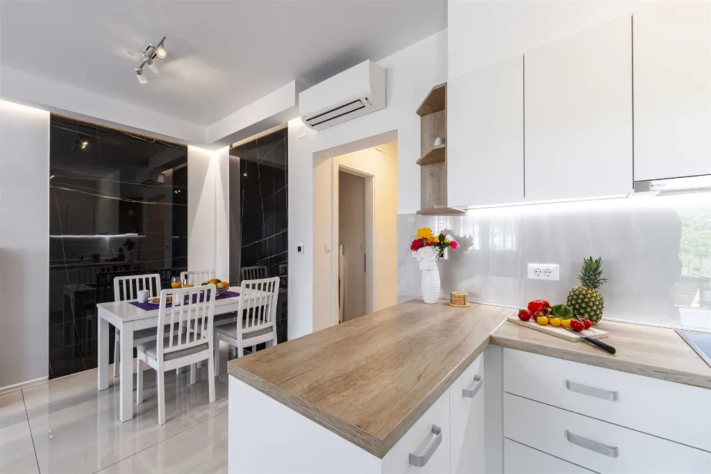 Two-Bedroom Apartment in Dubrovnik with Sea-View Balcony