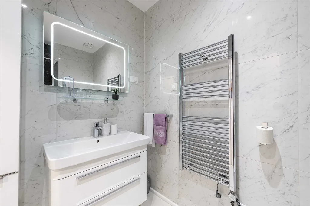 Two-Bedroom Apartment in Dubrovnik with Sea-View Balcony