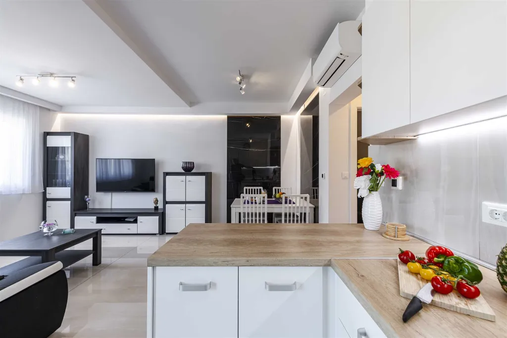 Two-Bedroom Apartment in Dubrovnik with Sea-View Balcony