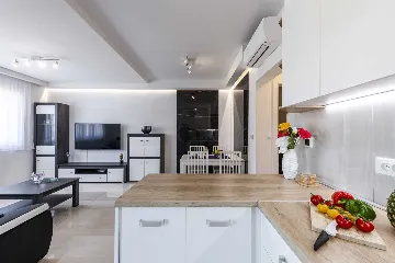 Two-Bedroom Apartment in Dubrovnik with Sea-View Balcony