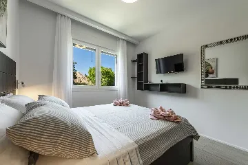 Two-Bedroom Apartment in Dubrovnik with Sea-View Balcony