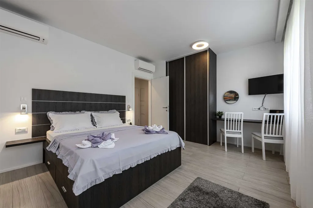 Two-Bedroom Apartment in Dubrovnik with Sea-View Balcony