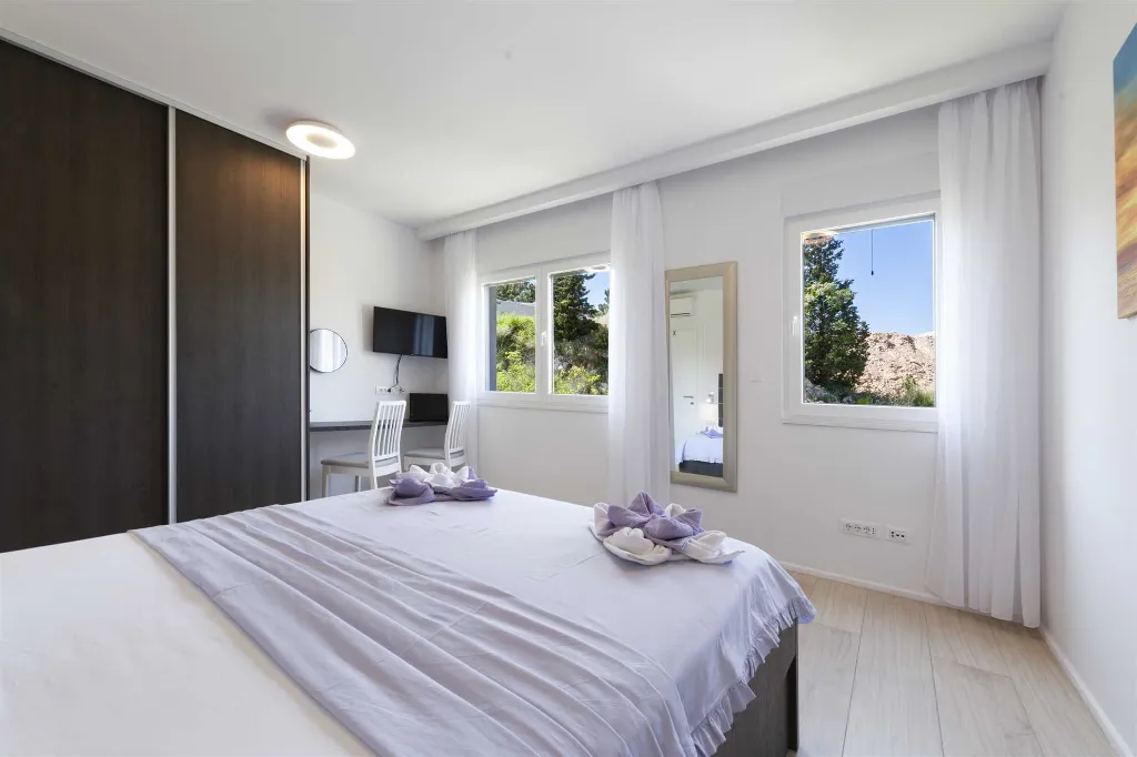 Two-Bedroom Apartment in Dubrovnik with Sea-View Balcony