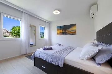 Two-Bedroom Apartment in Dubrovnik with Sea-View Balcony