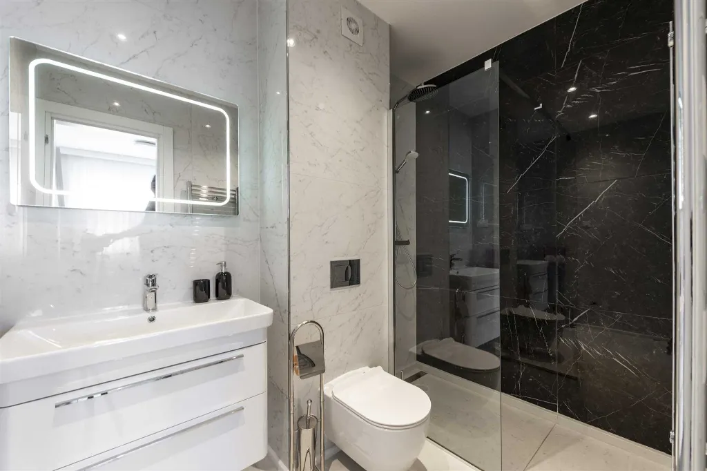 Two-Bedroom Apartment in Dubrovnik with Sea-View Balcony