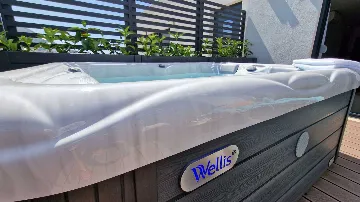 Jacuzzi Retreat Apartment with Parking Dubrovnik