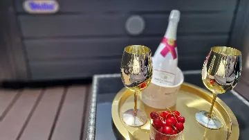 Jacuzzi Retreat Apartment with Parking Dubrovnik