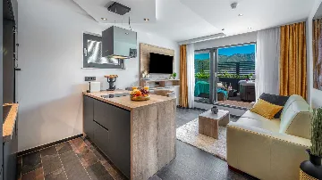 Jacuzzi Retreat Apartment with Parking Dubrovnik