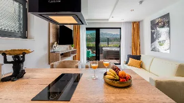 Jacuzzi Retreat Apartment with Parking Dubrovnik