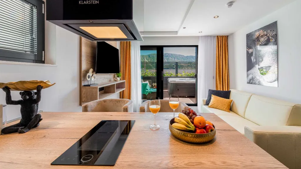 Jacuzzi Retreat Apartment with Parking Dubrovnik