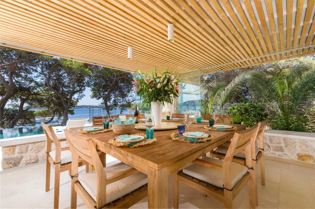Beachfront Villa with Heated Pool in Hvar