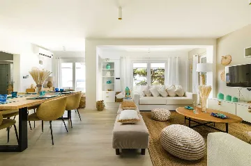 Beachfront Villa with Heated Pool in Hvar