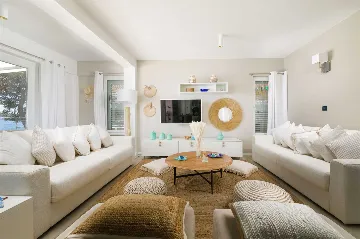 Beachfront Villa with Heated Pool in Hvar