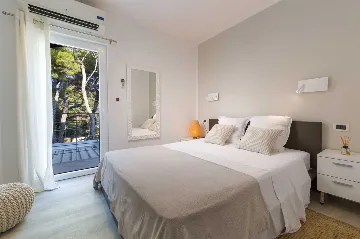 Beachfront Villa with Heated Pool in Hvar