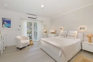 Beachfront Villa with Heated Pool in Hvar