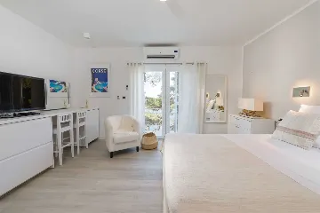 Beachfront Villa with Heated Pool in Hvar