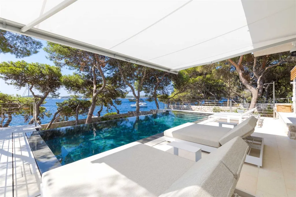 Beachfront Villa with Heated Pool in Hvar