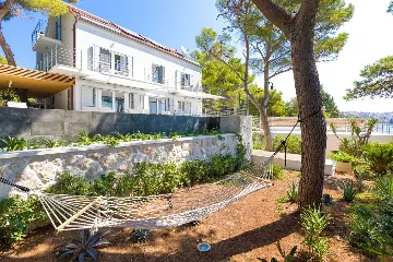 Beachfront Villa with Heated Pool in Hvar