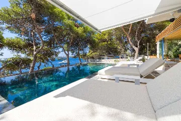 Beachfront Villa with Heated Pool in Hvar