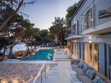 Beachfront Villa with Heated Pool in Hvar